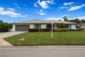 389 Country Club Lane, Naples, FL 34110 Sold 09/02/25