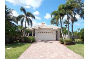 774 & 770 105th Ave N, Naples