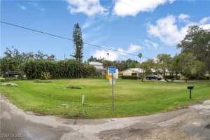 14825 Oakwood Court, Fort Myers, FL 33905 - MLS#225059232