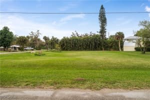 14825 Oakwood Court, Fort Myers, FL 33905 - MLS#225059232