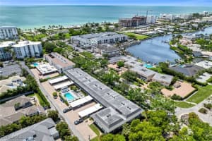 290 Banyan Blvd 290, Naples