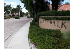 731 Reef Point Cir, Naples