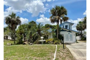 211 Oakmont Pkwy, Lehigh Acres