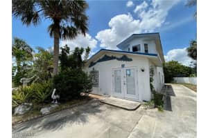 211 Oakmont Parkway, Lehigh Acres, FL 33936 - MLS#225059360