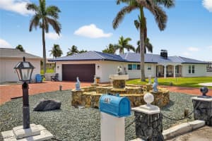 867 Oak Street, Fort Myers Beach, FL 33931 - MLS#225059366