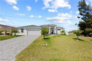 10 35th Avenue, Cape Coral, FL 33993 - MLS#225059398