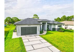 3902 4TH Street, Lehigh Acres, FL 33976 - MLS#225059402