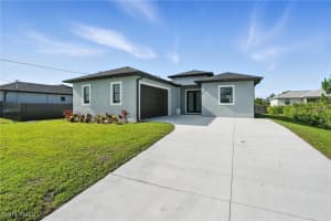 3727 12th Street, Lehigh Acres, FL 33971 Sold 08/22/25