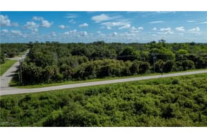 2001 5th Street, Lehigh Acres, FL 33936 - MLS#225059444