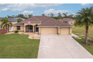 2207 Ne 27th Ter, Cape Coral