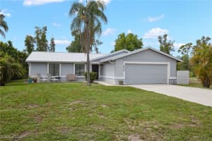 8436 Cypress Dr N, Fort Myers