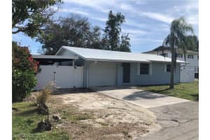 27111 Sun Aqua Lane, Bonita Springs, FL 34135 - MLS#225059571