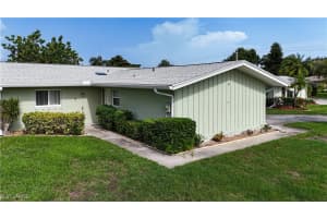 5585 Pendlewood Ln, Fort Myers