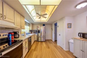 5585 Pendlewood Lane, Fort Myers, FL 33919 - MLS#225059611