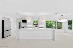 17 Knights Bridge Rd, Naples