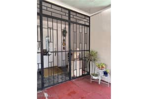 806 W 80 Pl, Hialeah