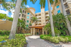 2728 Tiburon Blvd E A204, Naples