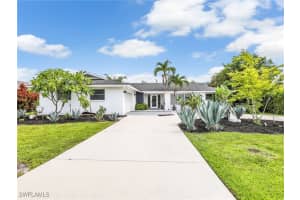 717 105th Avenue, Naples, FL 34108 - MLS#225059703