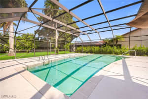 581 Country Walk Court, Naples, FL 34104 - MLS#225059870
