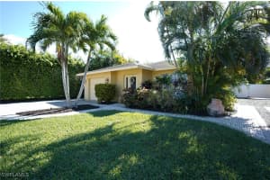 572 105th Avenue, Naples, FL 34108 - MLS#225059891