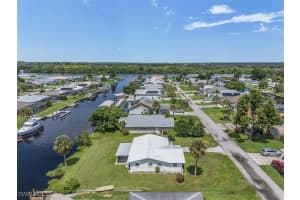 2231 Isle Of Pines Ave, Fort Myers