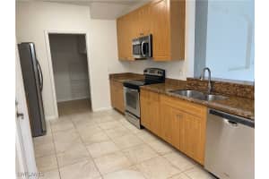 15270 Summit Place Cir 179, Naples