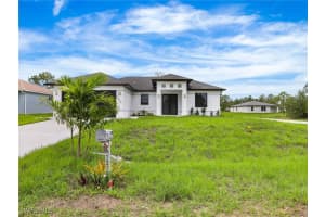 3219 43rd St W, Lehigh Acres