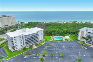1 Bluebill Avenue, Naples, FL 34108 - MLS#225060150