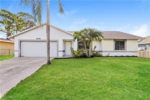 18359 Hawthorne Rd, Fort Myers