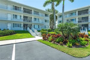 10684 Gulf Shore Dr B-305, Naples