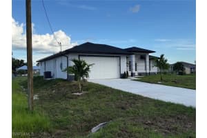 172 Pembroke Street, Lehigh Acres, FL 33974 - MLS#225060670