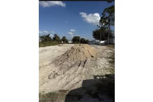 3310 39th Street, Lehigh Acres, FL 33976 - MLS#225060679