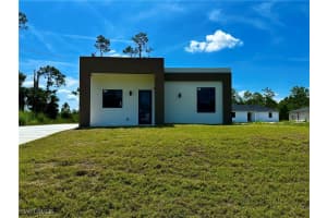 323 Mangonia Avenue, Lehigh Acres, FL 33974 - MLS#225060714