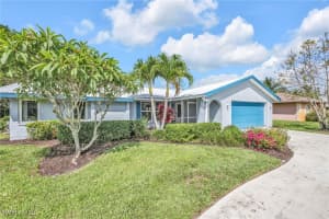 226 Pinehurst Circle, Naples, FL 34113 - MLS#225060770