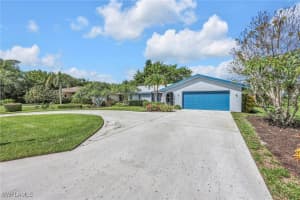 226 Pinehurst Circle, Naples, FL 34113 - MLS#225060770
