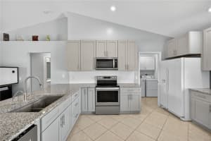 2525 4th Place, Cape Coral, FL 33909 - MLS#225060772