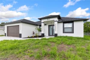 3211 19TH Street, Lehigh Acres, FL 33976 Sold 10/09/25