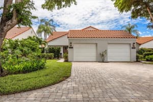 833 Reef Point Cir, Naples