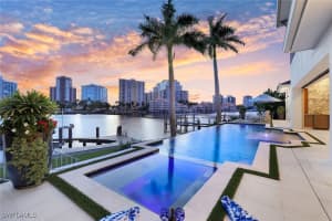 309 Neapolitan Way, Naples, FL 34103 - MLS#225061003