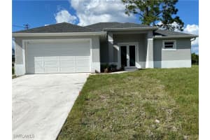 3304 11th St W, Lehigh Acres