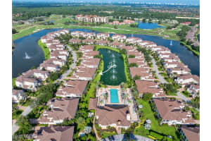 579 Avellino Isles Cir 202, Naples