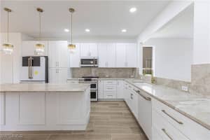 9217 Troon Lakes Dr, Naples