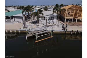 2930 Binnacle Ln, St James City