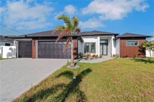 713 8th Terrace, Cape Coral, FL 33993 - MLS#225061182