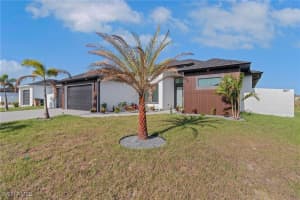 713 8th Terrace, Cape Coral, FL 33993 - MLS#225061182