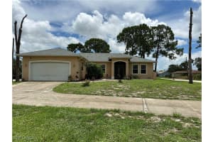 4908 Lee Cir N, Lehigh Acres