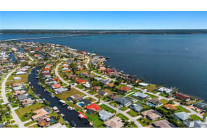 2244 Se 27th Ter, Cape Coral