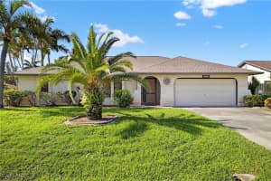2244 27th Terrace, Cape Coral, FL 33904 - MLS#225061311