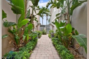 5569 Cove Circle, Naples, FL 34119 - MLS#225061329