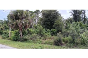 832 Anaconda Avenue, Lehigh Acres, FL 33974 - MLS#225061347